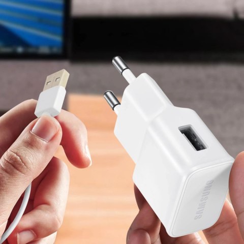 Ładowarka sieciowa Samsung EP-TA200EWE USB-A 15W z kablem EP-DR140AWE USB-A - USB-C (OOB Bulk - opakowanie zastępcze) - biała Ładowarka sieciowa Samsung EP-TA200EWE USB-A 15W z kablem EP-DR140AWE USB-A - USB-C (OOB Bulk - opakowanie zastępcze) - biała
