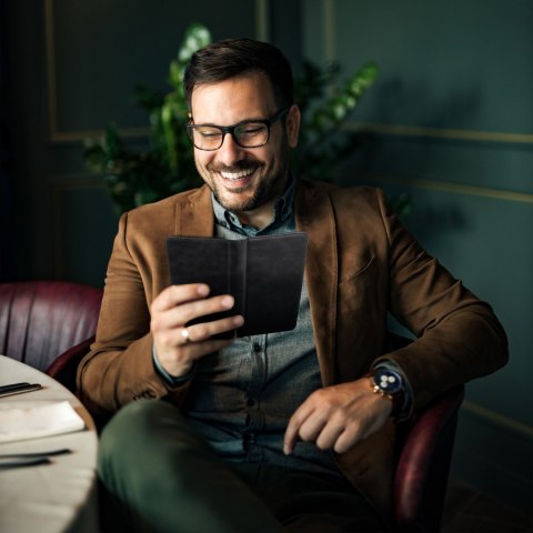 Kabura uniwersalna COMMON Book rozmiar L do IPHONE 6 PLUS / 7 PLUS / 8 PLUS / XS MAX / 11 PRO MAX / SAMSUNG S20 FE / S21 FE / S1