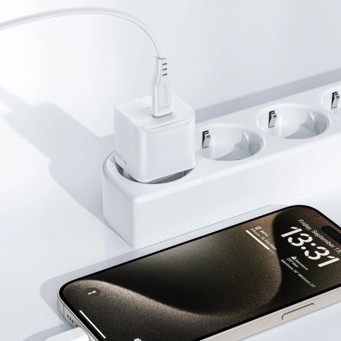 Ładowarka sieciowa Acefast A77 Mini PD 30W GaN + kabel USB-C - biała Ładowarka sieciowa Acefast A77 Mini PD 30W GaN + kabel USB-C - biała