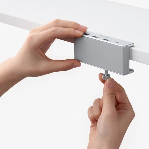 Hub Orico MH4PC montowany na zacisk USB-C / 3x USB-A 3.0 + 1x USB-C 3.0 - srebrny Hub Orico MH4PC montowany na zacisk USB-C / 3x USB-A 3.0 + 1x USB-C 3.0 - srebrny
