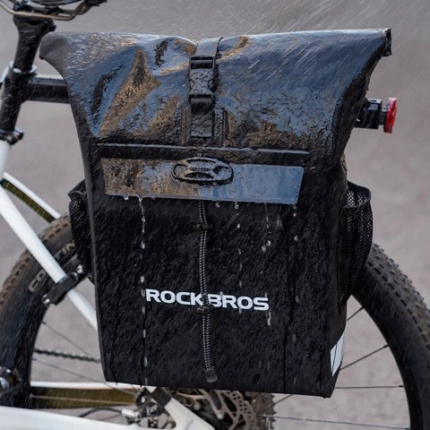 Sakwa rowerowa Rockbros z funkcją plecaka, wodoodporna, z zaczepem na kask 18l - czarna