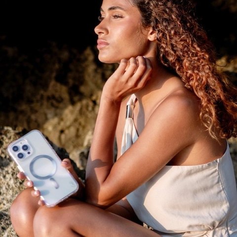 Etui UNIQ Coehl Savon Magnetic Charging na iPhone 16 Pro - przezroczyste Etui UNIQ Coehl Savon Magnetic Charging na iPhone 16 Pro - przezroczyste