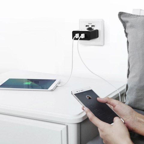 Ugreen ładowarka sieciowa 2xUSB-A 36W QC3.0 czarna (CD161) Ugreen ładowarka sieciowa 2xUSB-A 36W QC3.0 czarna (CD161)