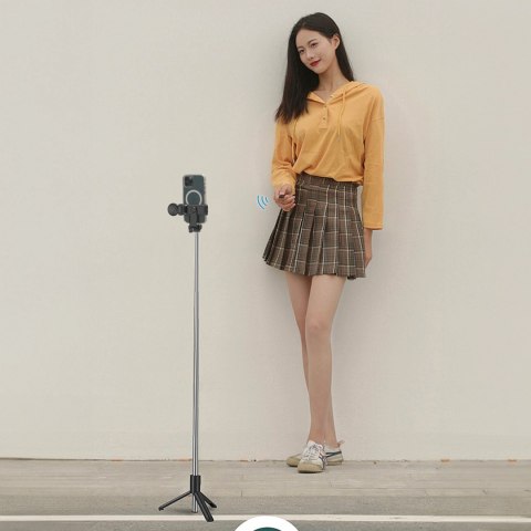 Selfie stick WH1YXS teleskopowy tripod 1m z okrągłą lampą i uchwytem na telefon - czarny Selfie stick WH1YXS teleskopowy tripod 1m z okrągłą lampą i uchwytem na telefon - czarny