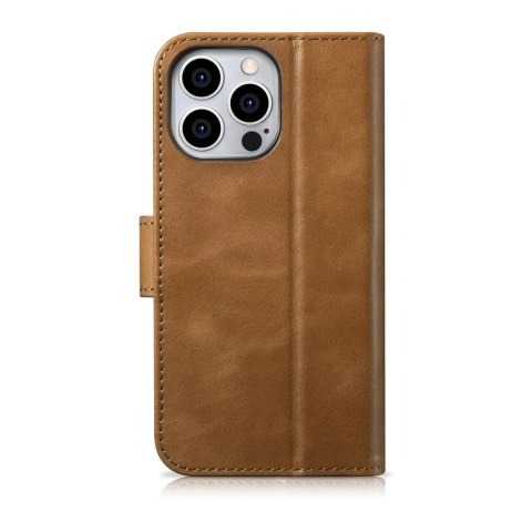 ICarer Oil Wax Wallet Case 2in1 etui iPhone 14 Pro Max skórzany pokrowiec z klapką Anti-RFID brązowy (WMI14220724-TN) ICarer Oil Wax Wallet Case 2in1 etui iPhone 14 Pro Max skórzany pokrowiec z klapką Anti-RFID brązowy (WMI14220724-TN)