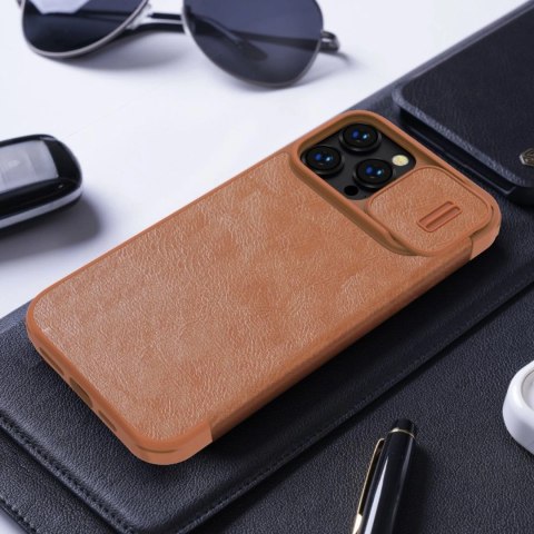 Nillkin Qin Leather Pro Case etui iPhone 14 Pro Max osłona na aparat kabura pokrowiec obudowa z klapką brązowy Nillkin Qin Leather Pro Case etui iPhone 14 Pro Max osłona na aparat kabura pokrowiec obudowa z klapką brązowy
