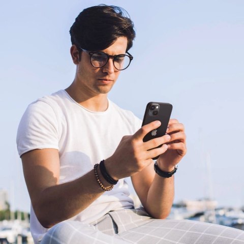 Osłona aparatu Spigen Glas.tR EZ Fit Optik Camera Protector na iPhone 14 / Plus / 15 / Plus - czarna 2 szt. Osłona aparatu Spigen Glas.tR EZ Fit Optik Camera Protector na iPhone 14 / Plus / 15 / Plus - czarna 2 szt.