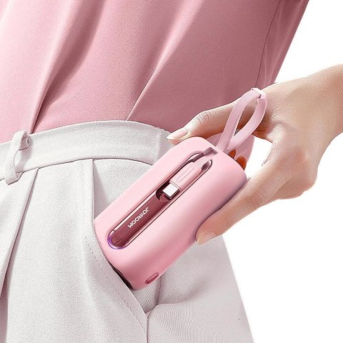 Joyroom mini powerbank 10000mAh Colorful Series 22.5W z 2 wbudowanymi kablami USB C i Lightning różowy (JR-L012) Joyroom mini powerbank 10000mAh Colorful Series 22.5W z 2 wbudowanymi kablami USB C i Lightning różowy (JR-L012)