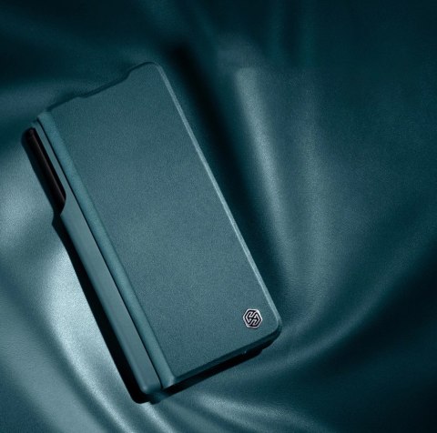Skórzane etui z klapką i osłoną aparatu do Samsung Galaxy Z Fold 5 Nillkin Qin Leather Pro - czarne Skórzane etui z klapką i osłoną aparatu do Samsung Galaxy Z Fold 5 Nillkin Qin Leather Pro - czarne