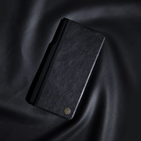 Skórzane etui z klapką i osłoną aparatu do Samsung Galaxy Z Fold 5 Nillkin Qin Leather Pro - czarne Skórzane etui z klapką i osłoną aparatu do Samsung Galaxy Z Fold 5 Nillkin Qin Leather Pro - czarne