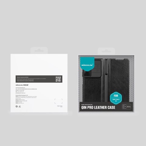 Skórzane etui z klapką i osłoną aparatu do Samsung Galaxy Z Fold 5 Nillkin Qin Leather Pro - czarne Skórzane etui z klapką i osłoną aparatu do Samsung Galaxy Z Fold 5 Nillkin Qin Leather Pro - czarne