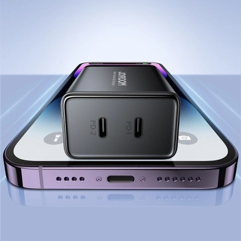 Szybka ładowarka Joyroom JR-TCF09 2x USB-C 40W - czarna Szybka ładowarka Joyroom JR-TCF09 2x USB-C 40W - czarna