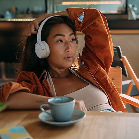 Słuchawki JBL Tune 520BT bezprzewodowe nauszne Bluetooth 5.3 - białe Słuchawki JBL Tune 520BT bezprzewodowe nauszne Bluetooth 5.3 - białe