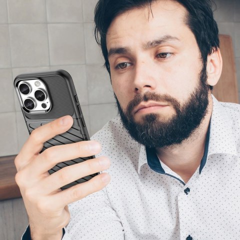 Etui silikonowe Thunder Case do iPhone 16 Pro - czarne Etui silikonowe Thunder Case do iPhone 16 Pro - czarne