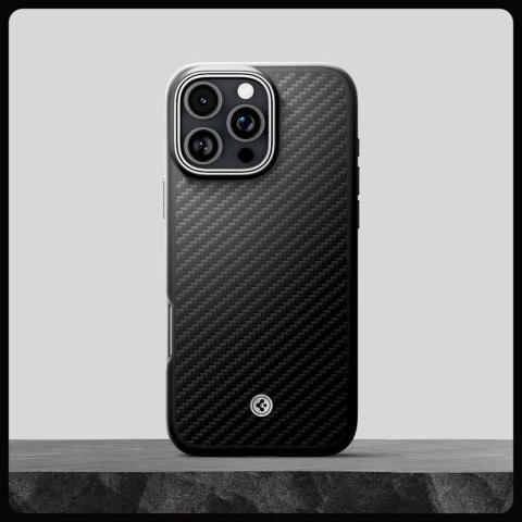 Etui Spigen Enzo Aramid Mag z MagSafe na iPhone 16 Pro Max - czarno-srebrne Etui Spigen Enzo Aramid Mag z MagSafe na iPhone 16 Pro Max - czarno-srebrne
