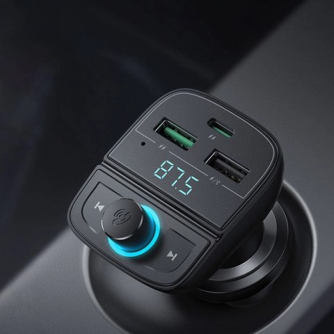 Ugreen Transmiter FM Bluetooth 5.0 ładowarka samochodowa MP3 3x USB TF micro SD 4,8 A czarny (CD229) Ugreen Transmiter FM Bluetooth 5.0 ładowarka samochodowa MP3 3x USB TF micro SD 4,8 A czarny (CD229)
