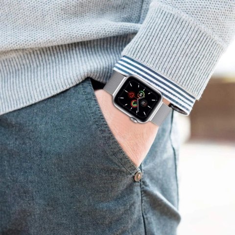Pasek Tech-Protect MilaneseBand na Apple Watch 4 / 5 / 6 / 7 / 8 / 9 / SE (38/40/41 mm) - czarny Pasek Tech-Protect MilaneseBand na Apple Watch 4 / 5 / 6 / 7 / 8 / 9 / SE (38/40/41 mm) - czarny
