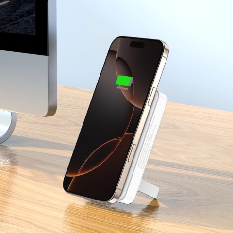 Powerbank Wozinsky WLWP-10KA0Y3WS 22,5W PD Qi2 10000 mAh, z podstawką, 1x USB-A, 1x USB-C - biały Powerbank Wozinsky WLWP-10KA0Y3WS 22,5W PD Qi2 10000 mAh, z podstawką, 1x USB-A, 1x USB-C - biały