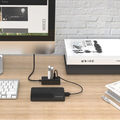 HUB 4-portowy USB-A 2.0 przewód 1M - czarny HUB 4-portowy USB-A 2.0 przewód 1M - czarny