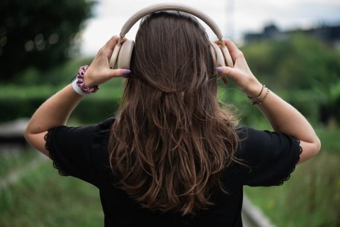 Słuchawki bezprzewodowe nauszne Forcell F-Audio ANC Touch Beat beżowe Słuchawki bezprzewodowe nauszne Forcell F-Audio ANC Touch Beat beżowe