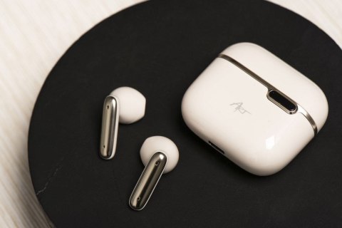 ART słuchawki bezprzewodowe bluetooth TWS + stacja dokująca ze złączem Typ C AP-TW-B4W białe ART słuchawki bezprzewodowe bluetooth TWS + stacja dokująca ze złączem Typ C AP-TW-B4W białe