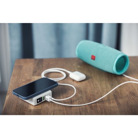 Wielofunkcyjna ładowarka Forcell F-Energy 4w1 2 x USB A + USB C 15W + power bank 8000mAh + ładowanie bezprzewodowe biała Wielofunkcyjna ładowarka Forcell F-Energy 4w1 2 x USB A + USB C 15W + power bank 8000mAh + ładowanie bezprzewodowe biała