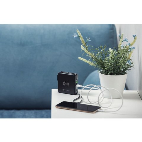 Wielofunkcyjna ładowarka Forcell F-Energy 5w1 USB A + USB C PD 20W + kabel USB C / Lightning + power bank 10000 mAh + ładowanie Wielofunkcyjna ładowarka Forcell F-Energy 5w1 USB A + USB C PD 20W + kabel USB C / Lightning + power bank 10000 mAh + ładowanie