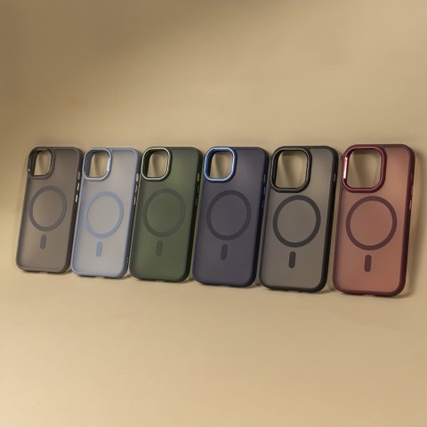 Nakładka Frozen Mag do iPhone 13 6,1" czarna Nakładka Frozen Mag do iPhone 13 6,1" czarna