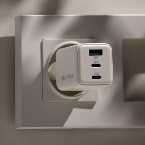 Forever ładowarka sieciowa GaN PD QC TC-08-65ACC 2x USB-C 1x USB 65W biała Forever ładowarka sieciowa GaN PD QC TC-08-65ACC 2x USB-C 1x USB 65W biała