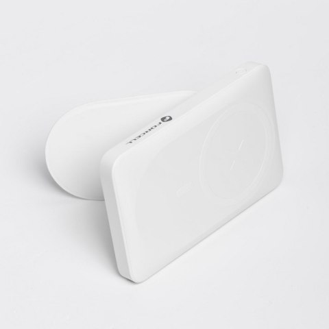 Powerbank zgodny z MagSafe Forcell F-Energy MagStand F10K2 QC3.0 PD 5A 20W 10000 mAh biały Powerbank zgodny z MagSafe Forcell F-Energy MagStand F10K2 QC3.0 PD 5A 20W 10000 mAh biały