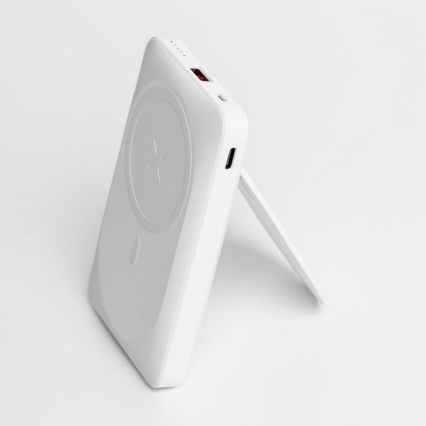 Powerbank zgodny z MagSafe Forcell F-Energy MagStand F10K2 QC3.0 PD 5A 20W 10000 mAh biały Powerbank zgodny z MagSafe Forcell F-Energy MagStand F10K2 QC3.0 PD 5A 20W 10000 mAh biały