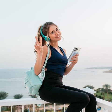 VEGER powerbank 20000 mAh z wbudowanymi kablami Typ C / Lightning PD QC3.0 35W K2 (W2068) czarny VEGER powerbank 20000 mAh z wbudowanymi kablami Typ C / Lightning PD QC3.0 35W K2 (W2068) czarny