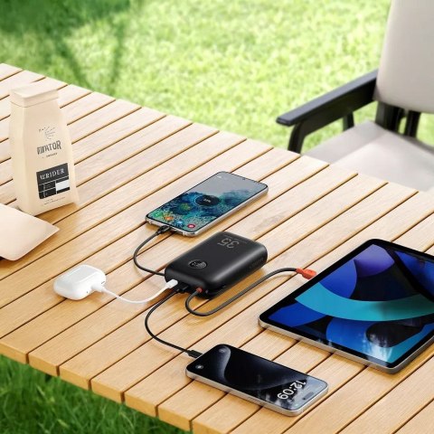 VEGER powerbank 30000 mAh z wbudowanymi kablami Typ C / Lightning PD QC3.0 35W K3 (W3018) czarny VEGER powerbank 30000 mAh z wbudowanymi kablami Typ C / Lightning PD QC3.0 35W K3 (W3018) czarny