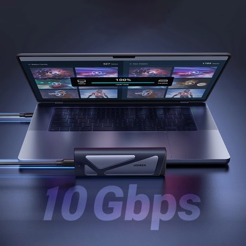 Obudowa na dysk Ugreen CM767 M.2 NVMe/SATA SSD - srebrna Obudowa na dysk Ugreen CM767 M.2 NVMe/SATA SSD - srebrna