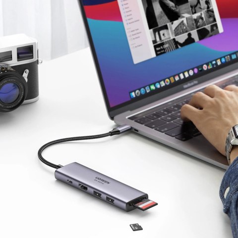 Ugreen 6w1 wielofunkcyjny HUB USB Typ C - 2x USB 3.2 Gen 1 / HDMI 4K 60Hz / czytnik kart SD i TF / USB Typ C PD 100W szary (6038