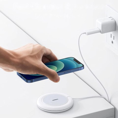 Ładowarka Ugreen CD245 40123 bezprzewodowa Qi / MagSafe 15W z kablem USB-C - biała Ładowarka Ugreen CD245 40123 bezprzewodowa Qi / MagSafe 15W z kablem USB-C - biała