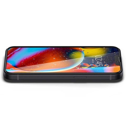 Szkło hartowane Spigen Glass FC na iPhone 13 / 13 Pro / 14 / 16e - czarne Szkło hartowane Spigen Glass FC na iPhone 13 / 13 Pro / 14 / 16e - czarne