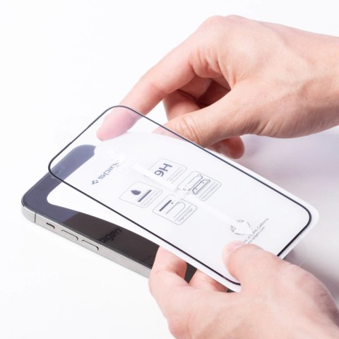 Szkło hartowane Spigen Glass FC na iPhone 14 Pro - czarne Szkło hartowane Spigen Glass FC na iPhone 14 Pro - czarne