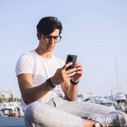 Osłona aparatu Spigen Glas.tR EZ Fit Optik Camera Protector na iPhone 14 Pro / Pro Max / 15 Pro / Pro Max / 16 Pro / Pro Max - c