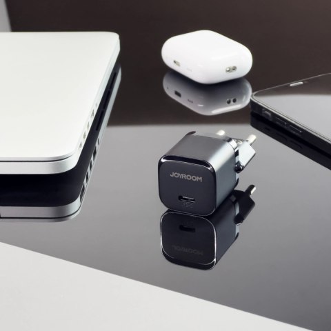 Mini ładowarka USB C 20W PD Joyroom JR-TCF02 - czarna Mini ładowarka USB C 20W PD Joyroom JR-TCF02 - czarna