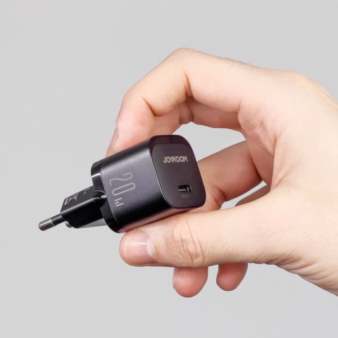 Mini ładowarka USB C 20W PD Joyroom JR-TCF02 - czarna Mini ładowarka USB C 20W PD Joyroom JR-TCF02 - czarna