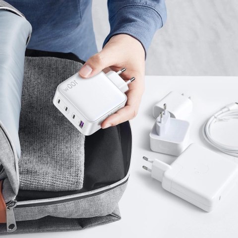 Szybka ładowarka GaN 3xUSB C / USB 100W PPS Ugreen CD226 - biała Szybka ładowarka GaN 3xUSB C / USB 100W PPS Ugreen CD226 - biała