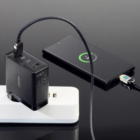 Ładowarka GaN Joyroom JR-TCG04EU 100W 3x USB-C USB-A + kabel USB-C / USB-C 100W - czarna Ładowarka GaN Joyroom JR-TCG04EU 100W 3x USB-C USB-A + kabel USB-C / USB-C 100W - czarna