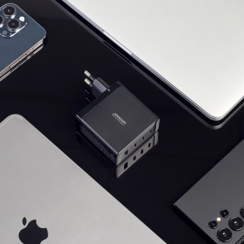 Ładowarka GaN Joyroom JR-TCG04EU 100W 3x USB-C USB-A + kabel USB-C / USB-C 100W - czarna Ładowarka GaN Joyroom JR-TCG04EU 100W 3x USB-C USB-A + kabel USB-C / USB-C 100W - czarna