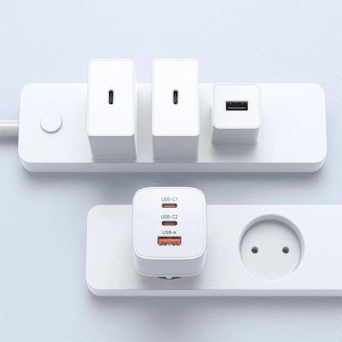 Ładowarka sieciowa GaN Wozinsky CGWCW 65W USB-A / 2 x USB-C - biała Ładowarka sieciowa GaN Wozinsky CGWCW 65W USB-A / 2 x USB-C - biała