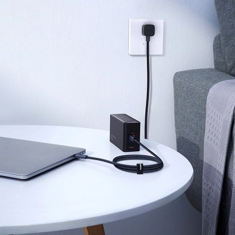 Kabel Baseus CB000068 USB-C - USB-C 240W PD 8K 60Hz 1m - czarny Kabel Baseus CB000068 USB-C - USB-C 240W PD 8K 60Hz 1m - czarny