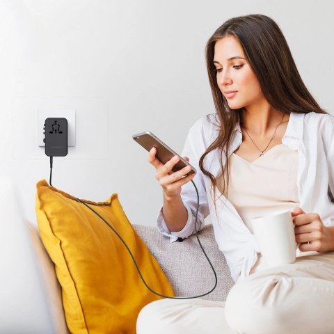Adapter podróżny Choetech PD5021 45W EU / US / AUS / UK z wbudowanym kablem USB-C - czarny Adapter podróżny Choetech PD5021 45W EU / US / AUS / UK z wbudowanym kablem USB-C - czarny