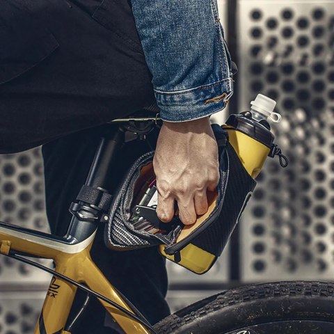 Torba rowerowa Rockbros C32BK podsiodłowa 1,5 l z kieszonką na bidon - czarna Torba rowerowa Rockbros C32BK podsiodłowa 1,5 l z kieszonką na bidon - czarna