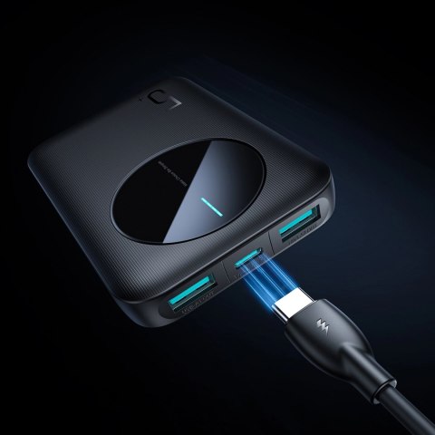 Powerbank Joyroom JR-PBF13 5000mAh 2.4A 2x USB-A 1x USB-C - czarny Powerbank Joyroom JR-PBF13 5000mAh 2.4A 2x USB-A 1x USB-C - czarny