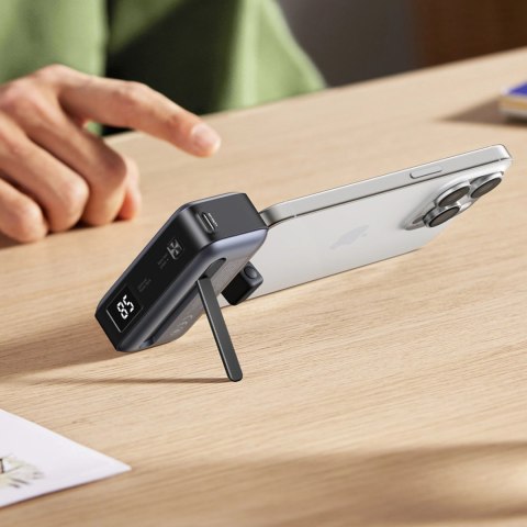Powerbank Ugreen PB503 5000mAh z portem USB-C i zintegrowanym złączem USB-C - szary Powerbank Ugreen PB503 5000mAh z portem USB-C i zintegrowanym złączem USB-C - szary